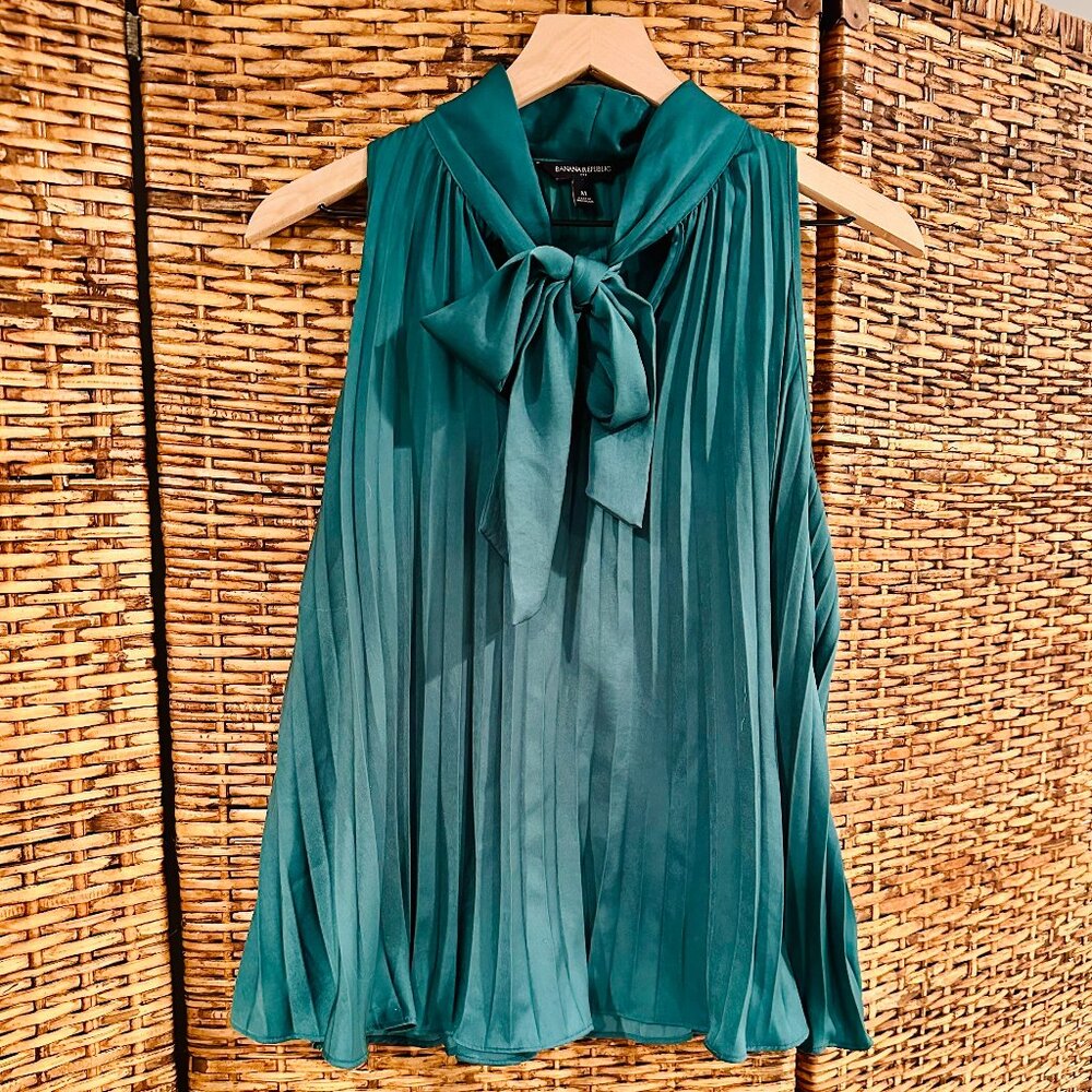 Emerald Green Banana Republic Factory Top